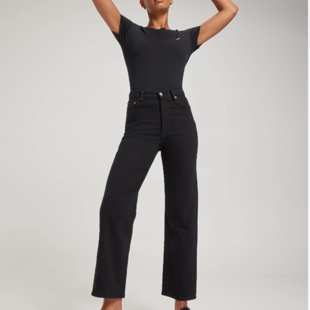 Levi’s Big E Ribcage Straight Black whimsy Floral Embossed Pants NWT Size 29
